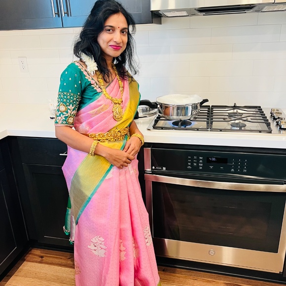 Baby pink and pink Pattu Saree with heavy maggam/zardozi work blouse - Picture 6 of 10